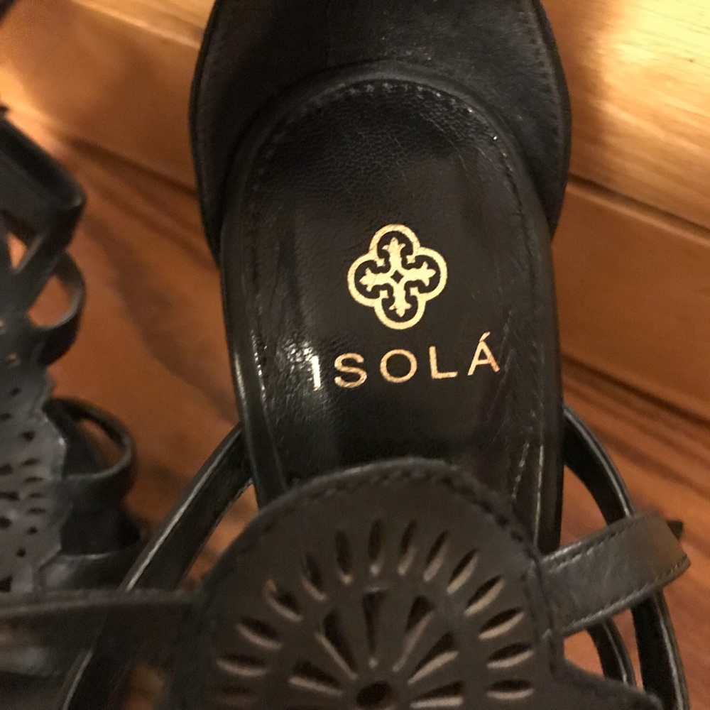 Isola black leather heels. - Picture 3 of 5